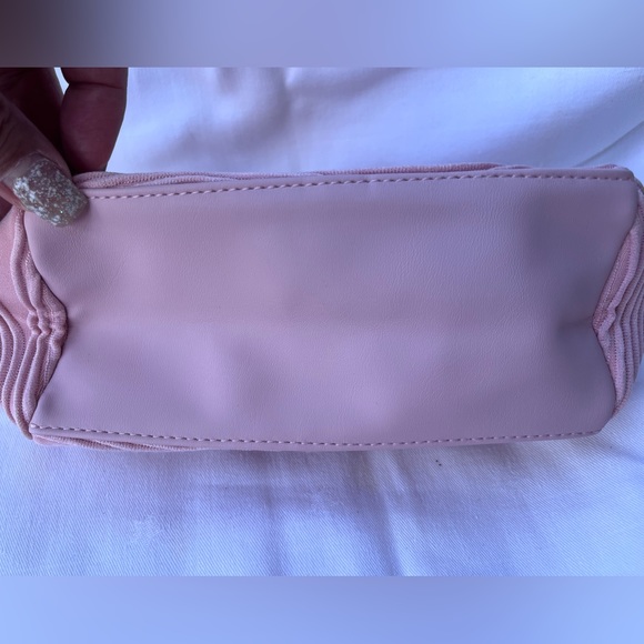 NWOT LancĂ´me Pink Cosmetic Pouch - Picture 5 of 10